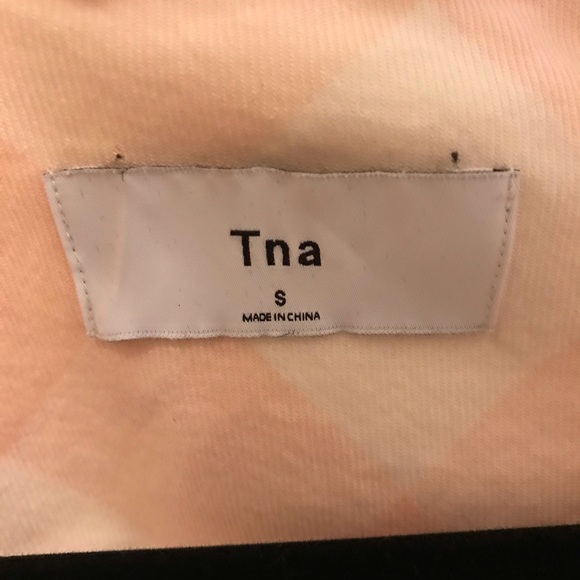 Aritzia TNA pink and white flannel - Picture 2 of 2